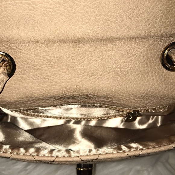 Vegan Turnlock Chain-linked Convertible Clutch Bag - Picture 4 of 6